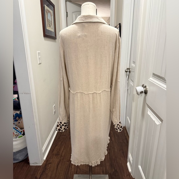 Umgee Cream Dress with Leopard Print Details - Picture 4 of 14